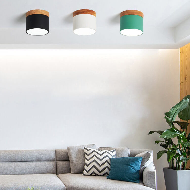 Aveloro Legnara LED-Deckenspot Nahaufnahme Holzring und Gehäuse