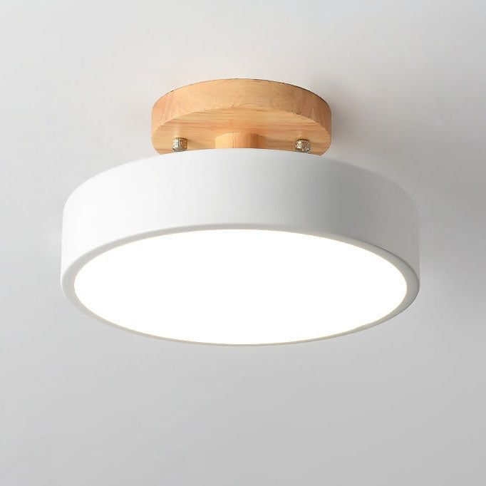 Aveloro Ligneo LED-Deckenleuchte Detailansicht Holzsockel