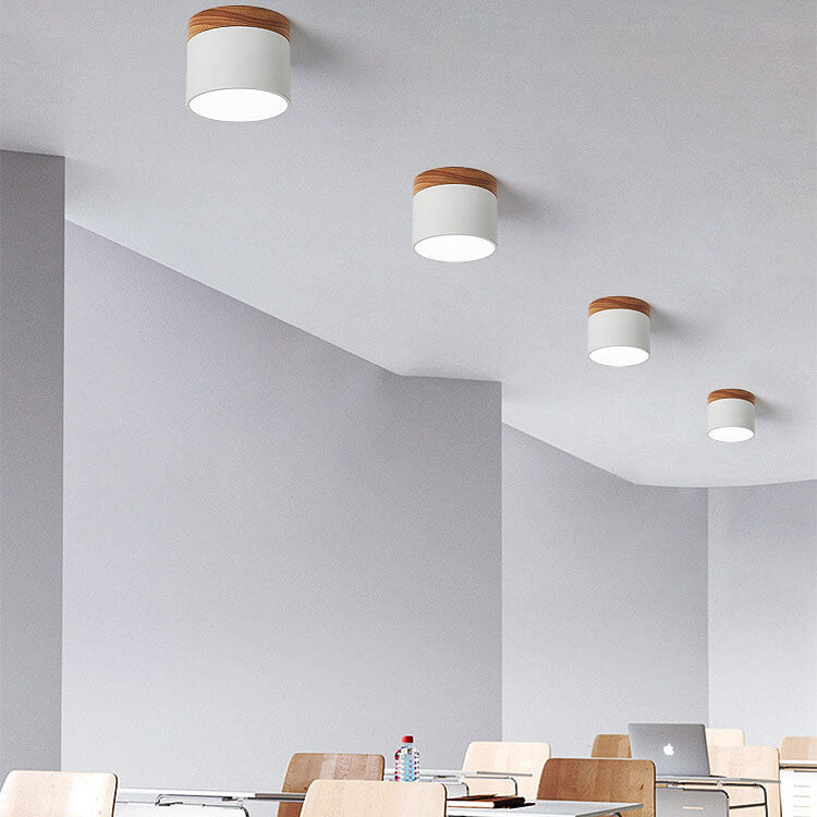 Aveloro Legnara LED-Deckenspot in Weiß mit Holzdekor
