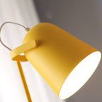 Aveloro Cromina Design-Tischlampe in Gelb im Wohnbereich