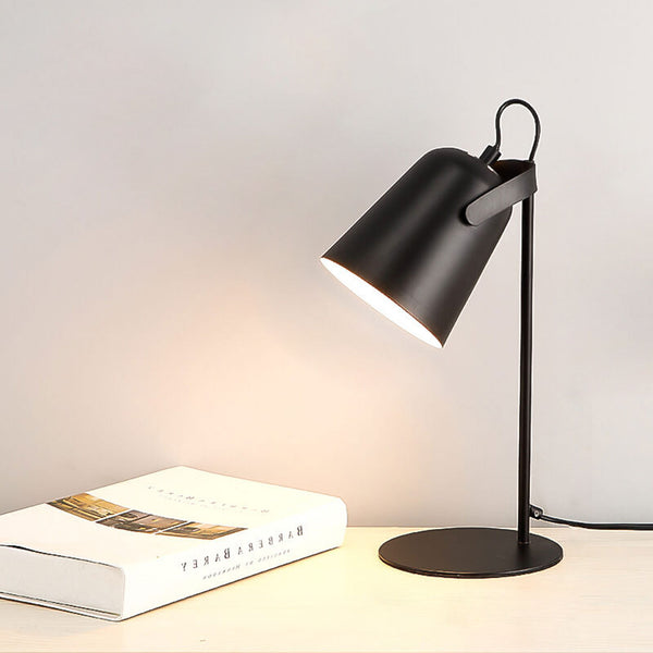 Aveloro Cromina Design-Tischlampe in Schwarz