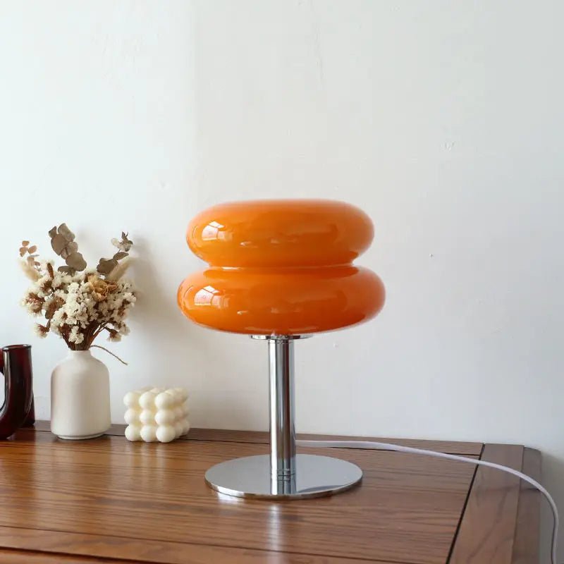 Aveloro Macarona Glas-Tischlampe im Schlafzimmer