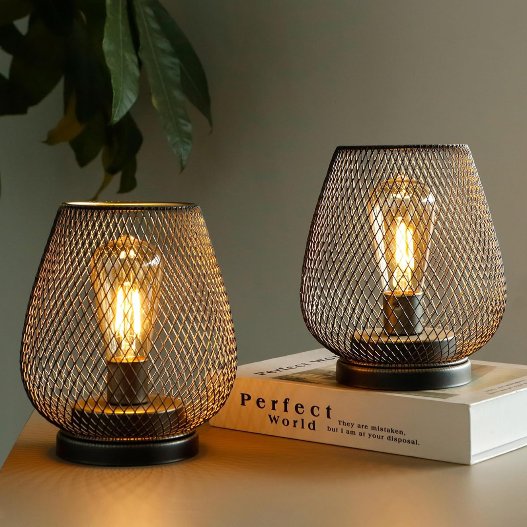 Aveloro Retiva Tischlampen Nahaufnahme mit Metallgitter