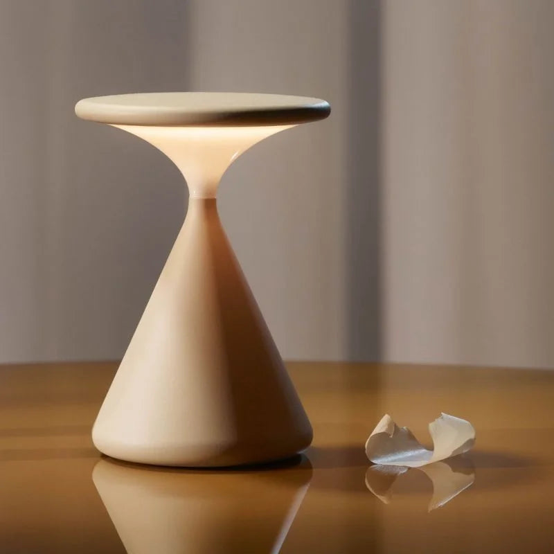 Aveloro Clessia kabellose LED-Tischlampe Detailansicht