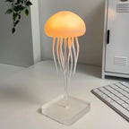 Aveloro Medusia LED-Dekolampe im Quallen-Design, warmes Licht