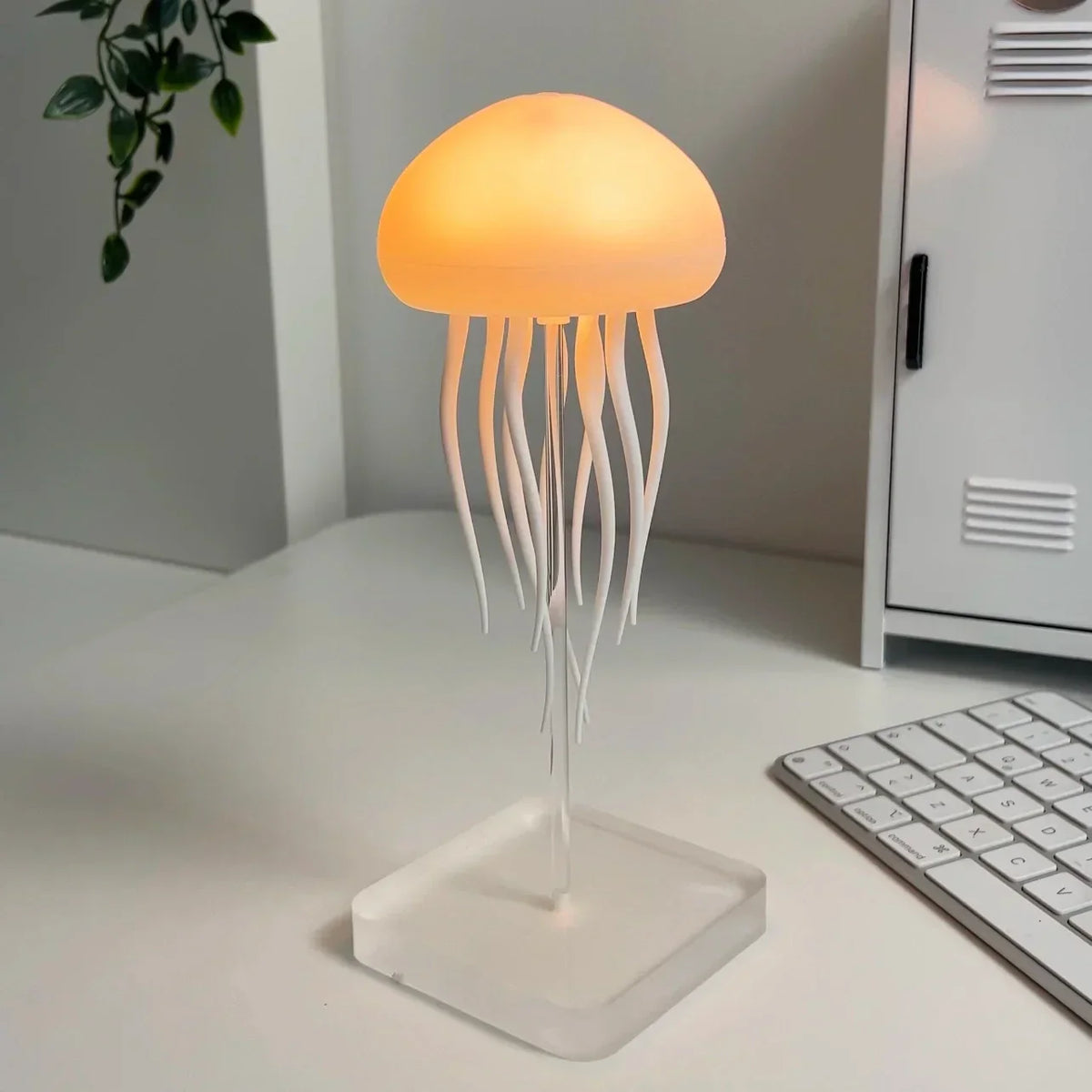 Aveloro Medusia LED-Dekolampe im Quallen-Design, warmes Licht