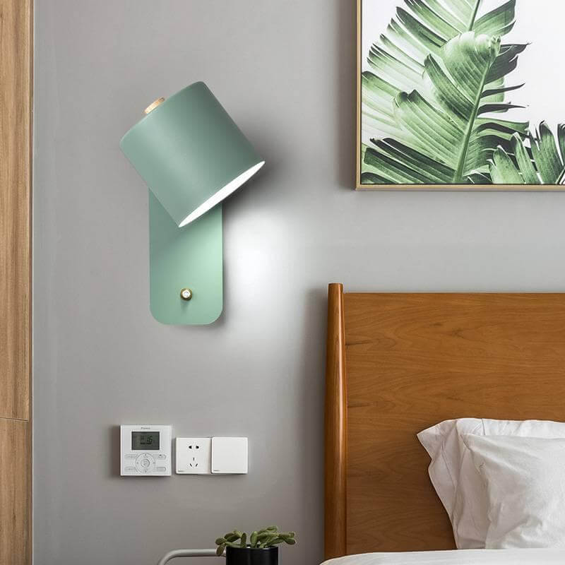 Aveloro Rotana LED-Wandleuchte in Grün im Schlafzimmer