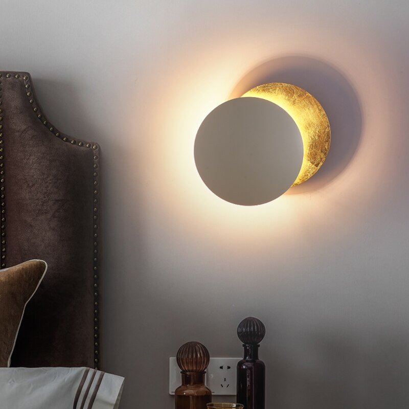 Aveloro Umbra LED-Wandleuchte im Schlafzimmer