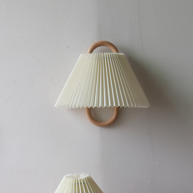 Aveloro Cerchia Wandleuchte in Beige, gefaltet