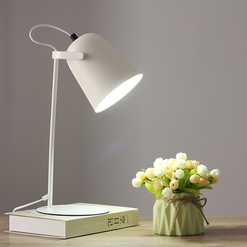 Aveloro Cromina Design-Tischlampe in Weiß