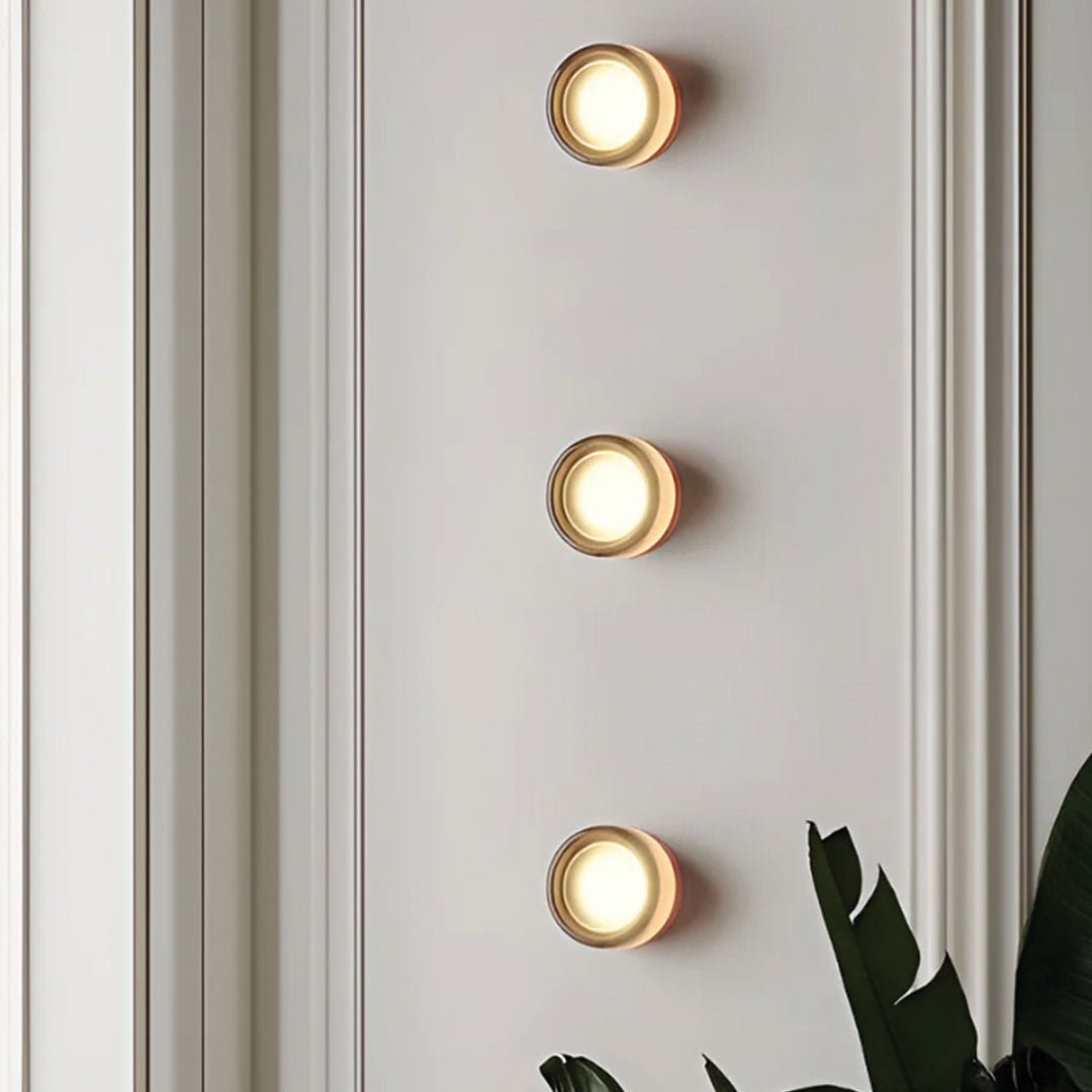 Aveloro Puncta LED-Wandleuchte in Bernstein Reihenmontage