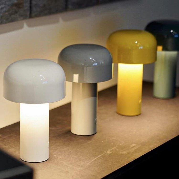Aveloro Mycella LED-Pilz-Tischlampe Anwendungsbild Terrasse