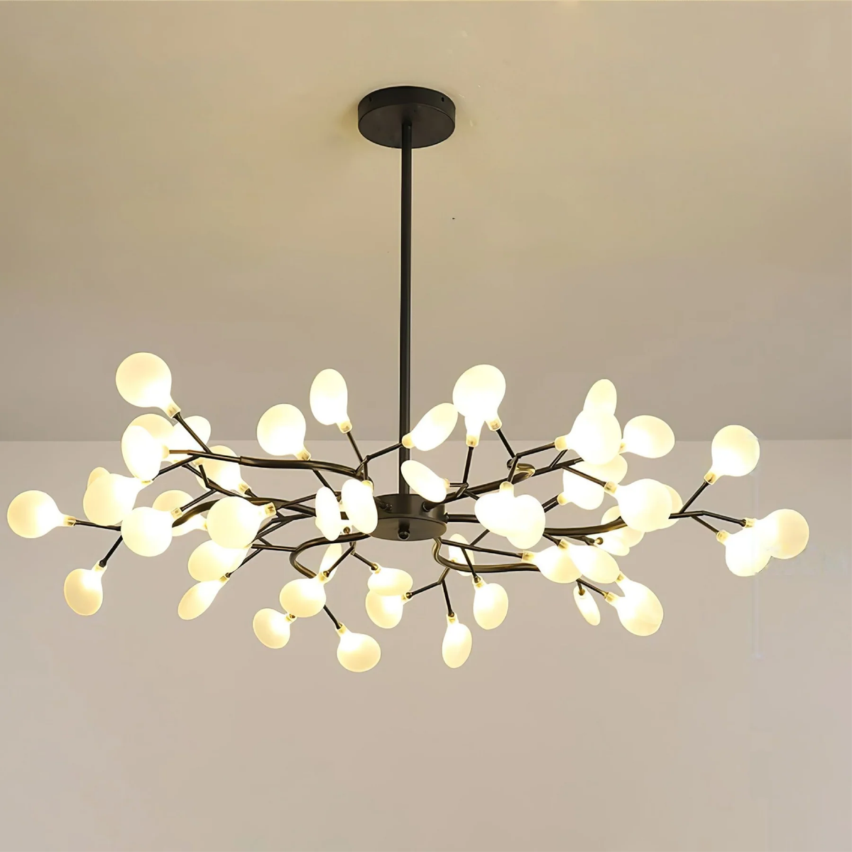 Aveloro Stellara LED-Kronleuchter Schwarz/Weiß 63 Leuchten